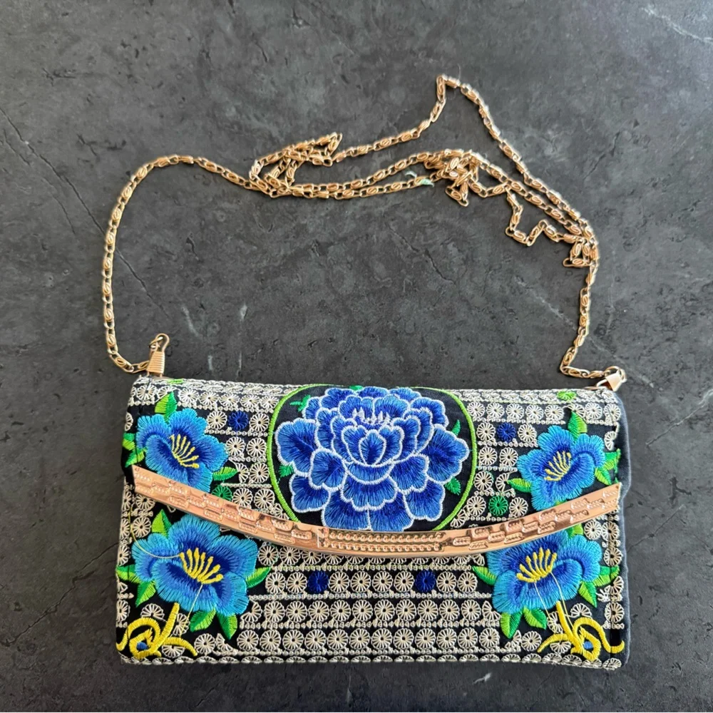 Embroidered Floral Clutch with Chain Strap - Picture 3 of 4